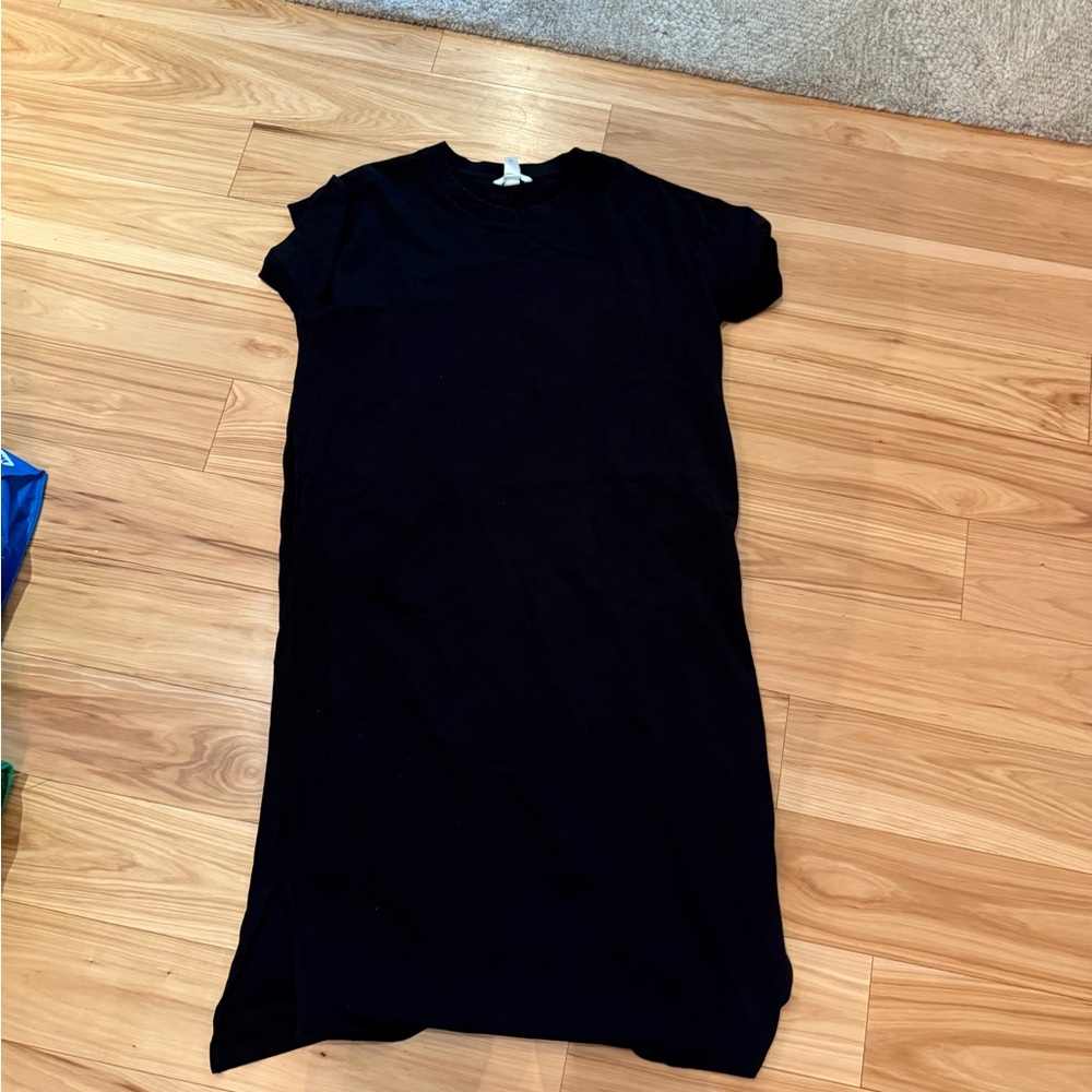 Black tshirt dress with pockets